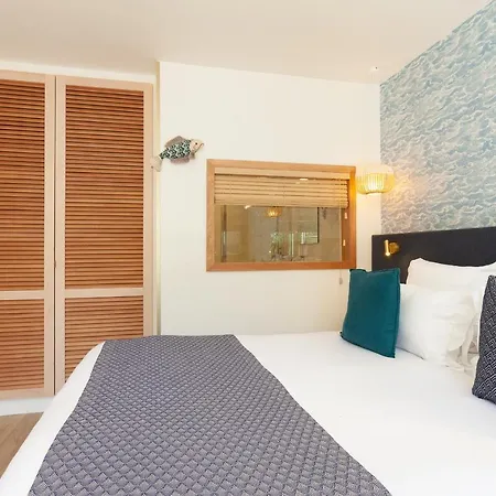 La Piscine Hotell 4*