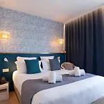 La Piscine 4*