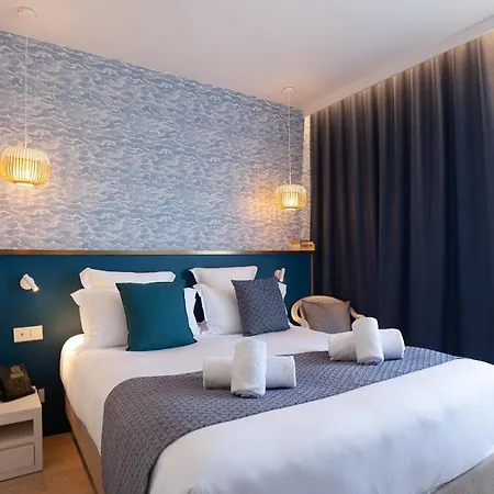 La Piscine 4*