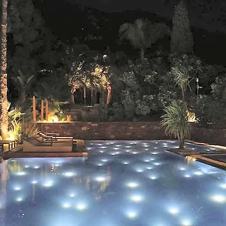 La Piscine Hotell