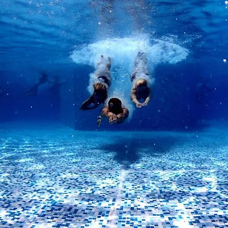 La Piscine Hotell 4*