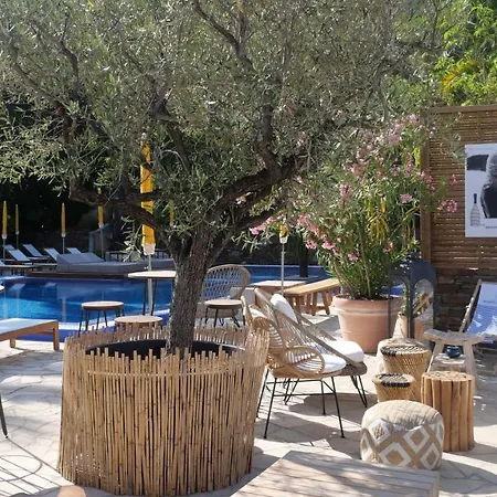 فندق La Piscine 4*