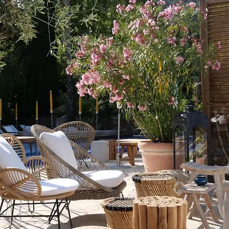 La Piscine 4*