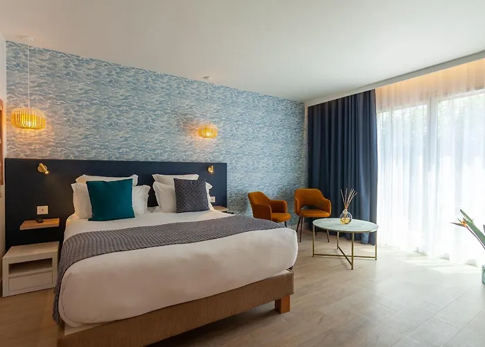 ホテル La Piscine 4*